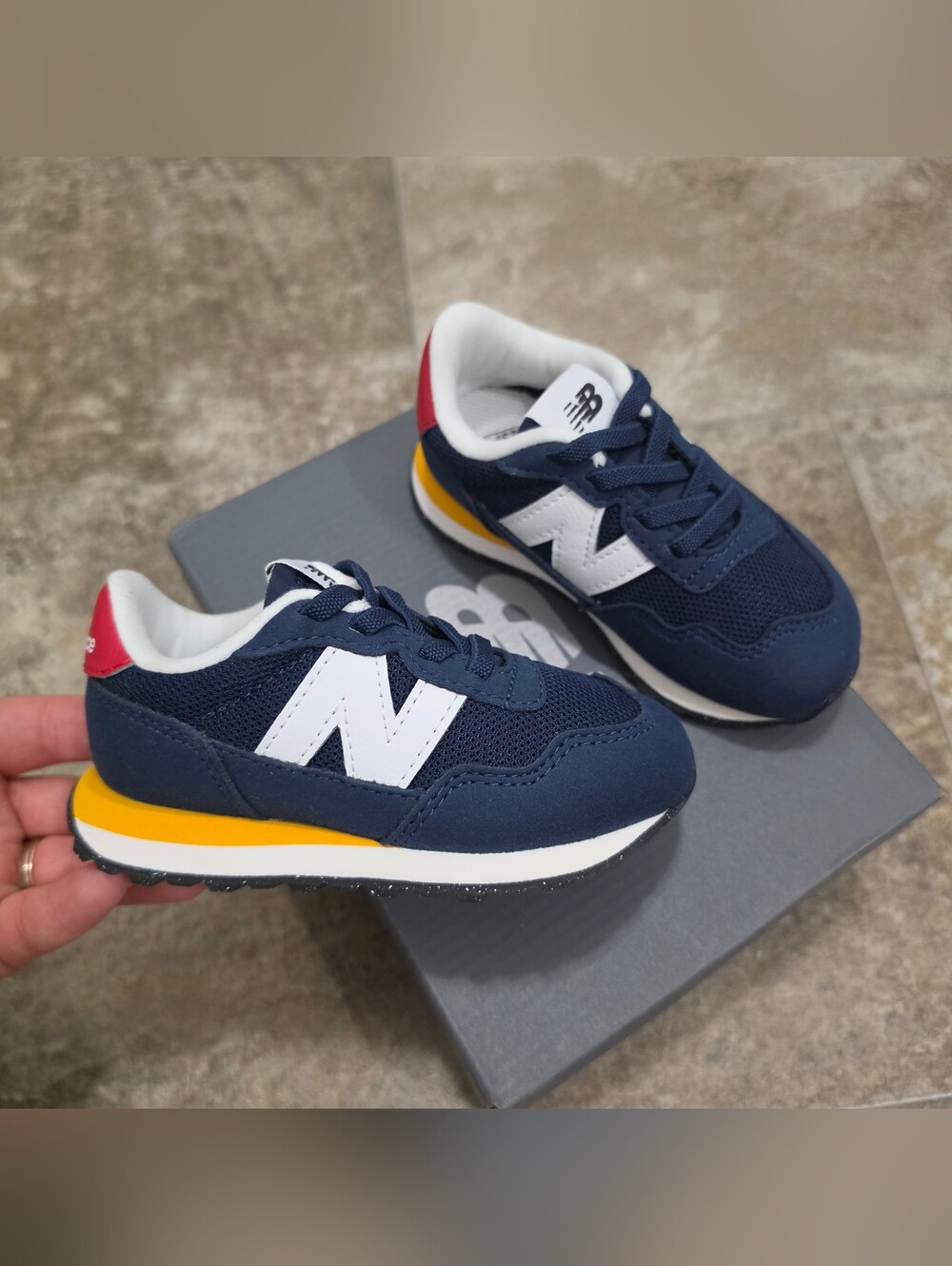 New Balance 237 Bungee Lace Toddler Sneakers / Size 7.5c